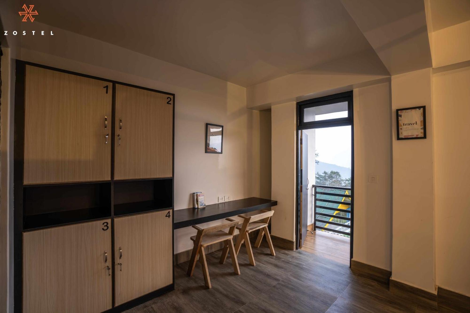 Zostel Rinchenpong Hostel Exterior photo