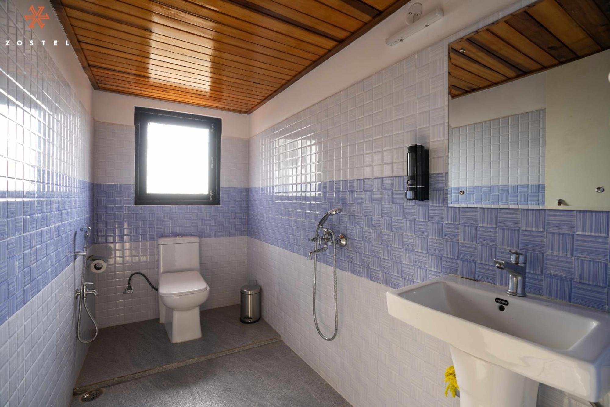 Zostel Rinchenpong Hostel Room photo